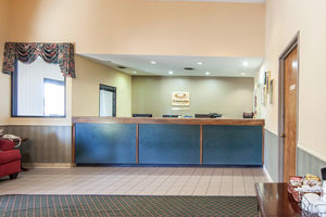 Hotel Econo Lodge Inn  And  Suites East