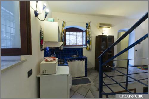 Cheap & Chic Apartments