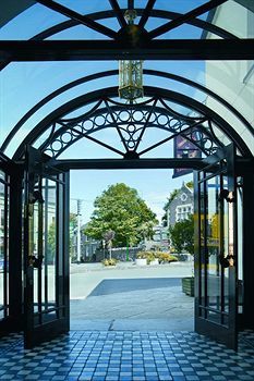 Lansdowne Arms Hotel