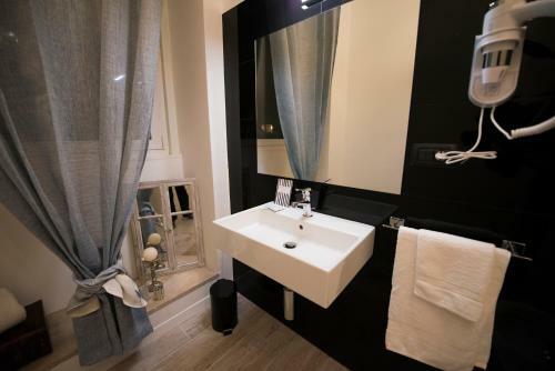 Hostal So&leo Guest House