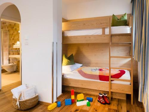 Hotel Famel�