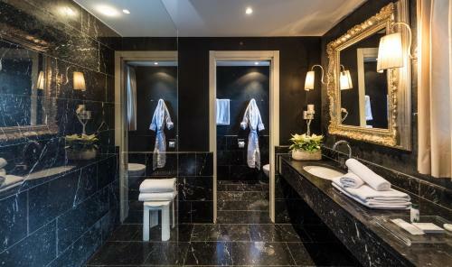 Hotel Famel�