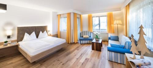 Hotel Famel�