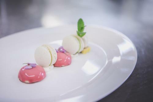 Hotel Famel�