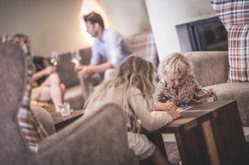 Hotel Famel�