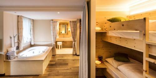 Hotel Famel�