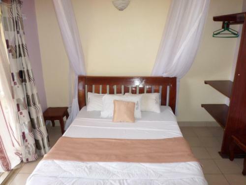 Hotel Pinebreeze Holiday Resort