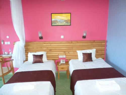 Hotel Pinebreeze Holiday Resort