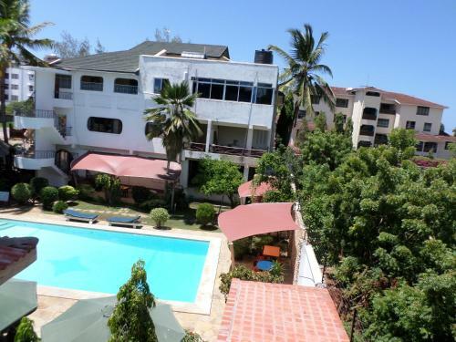 Hotel Pinebreeze Holiday Resort