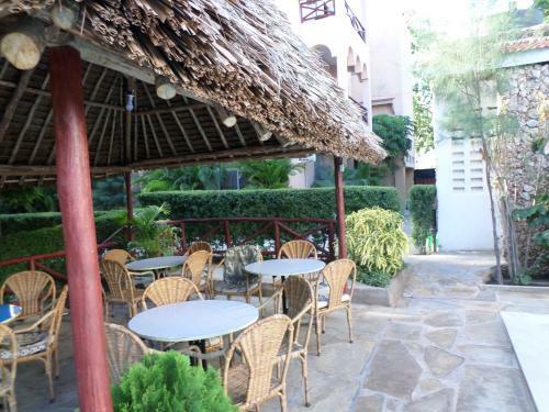 Hotel Pinebreeze Holiday Resort