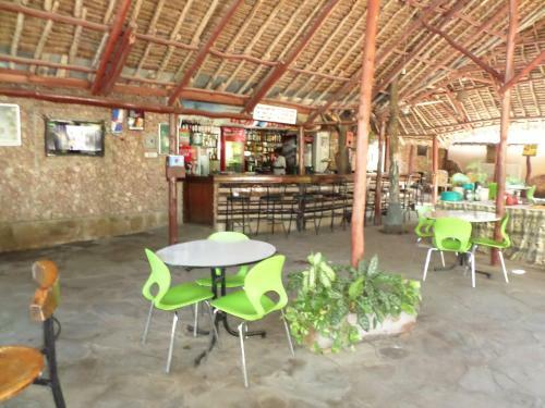 Hotel Pinebreeze Holiday Resort
