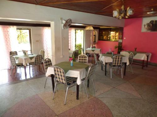 Hotel Pinebreeze Holiday Resort