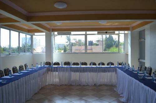 Hotel Pinebreeze Holiday Resort