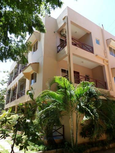 Hotel Pinebreeze Holiday Resort