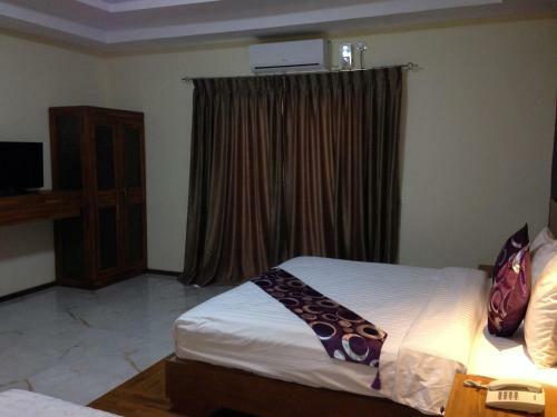 Hotel 9 Mile