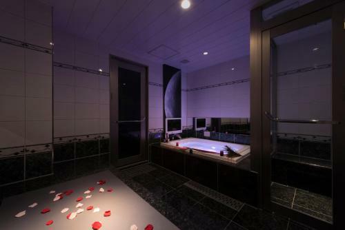 Hotel In The Moon (adult Only)