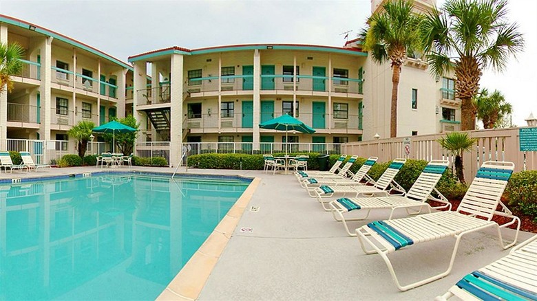 Hotel La Quinta Inn Airport West