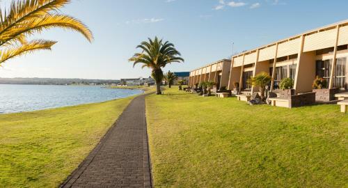 Motel Oasis Beach Resort