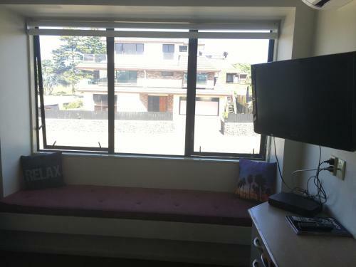 Motel Ocean Waves
