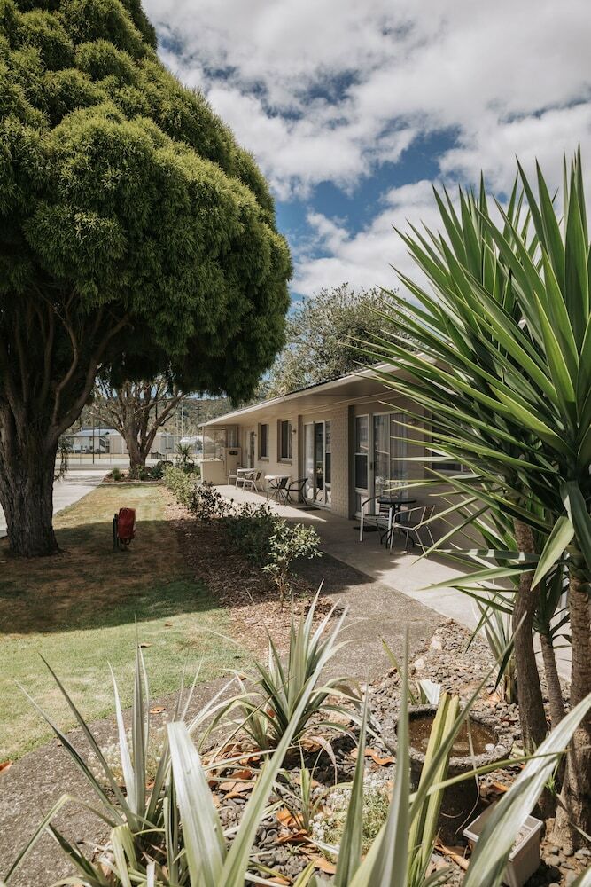 Peninsula Motel