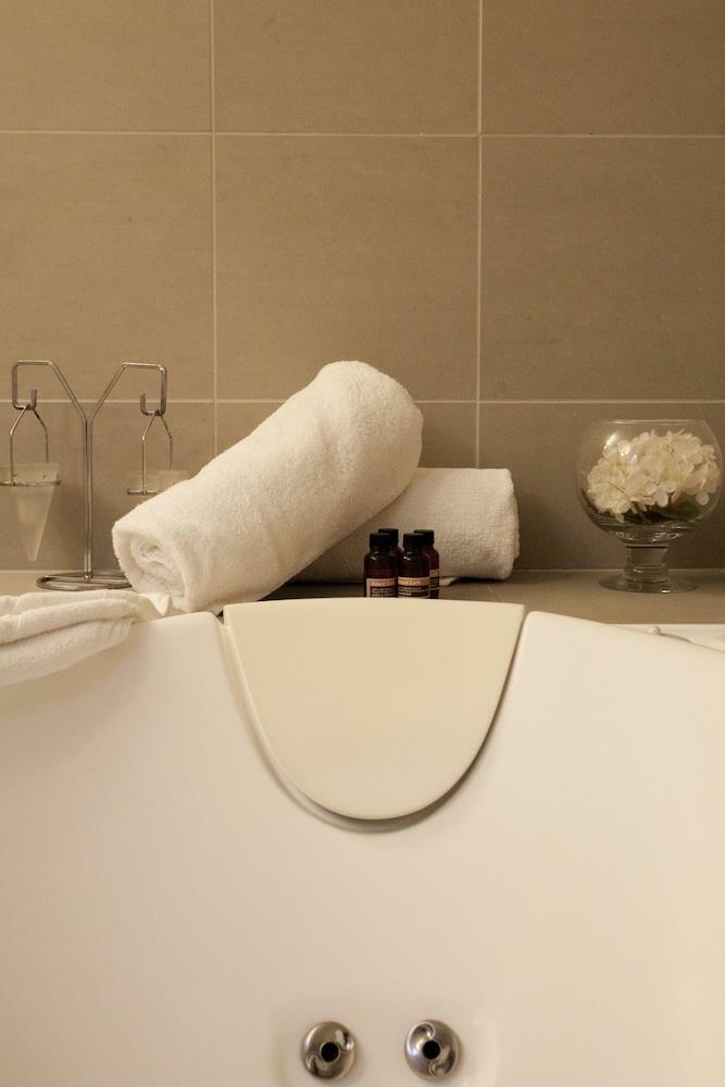 Central Ridge Boutique Hotel