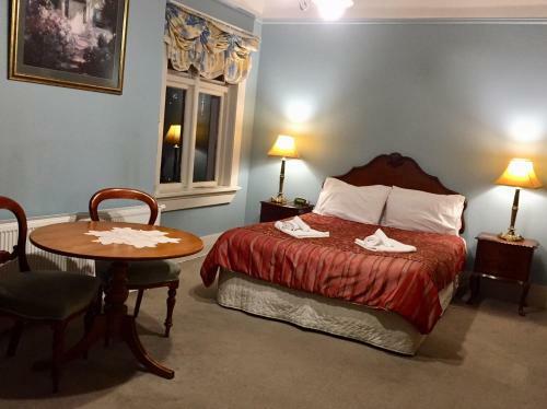 Albatross Inn Bed & Breakfast