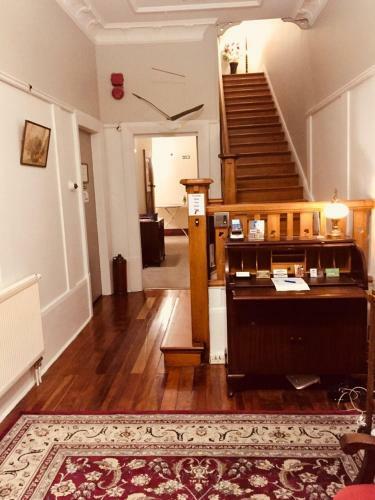 Albatross Inn Bed & Breakfast