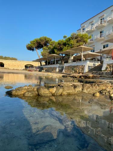 Hotel Xuroy Hostal