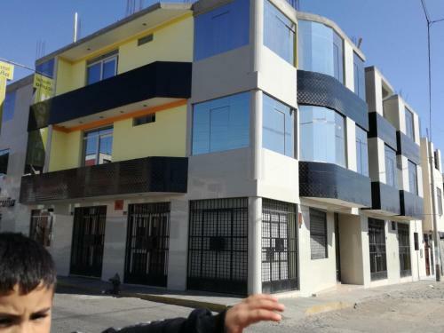 Hotel Hostal Vicu�a