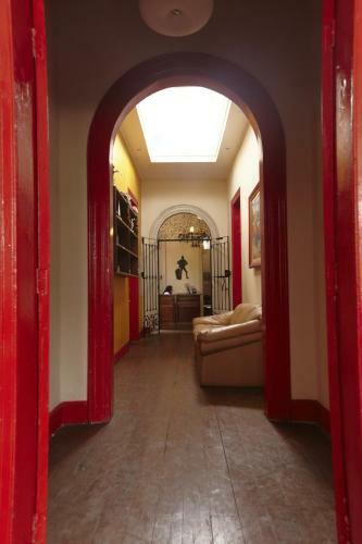 Flying Dog Hostels - Backpackers
