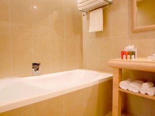 Hotel Lasseters (standard Rm)