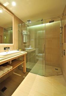 Hotel Lasseters (standard Rm)