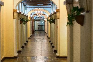 Hotel Delmon International