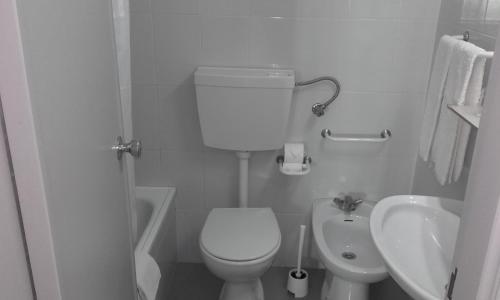 Hostal Residencial Tropic�lia Al