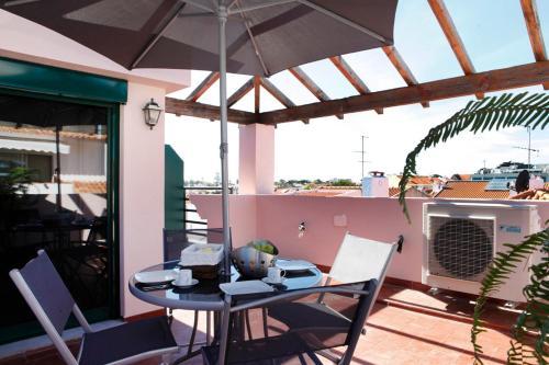 Wondrous Terrace Apartment In Cascais Center