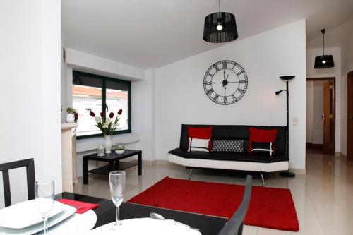 Wondrous Terrace Apartment In Cascais Center