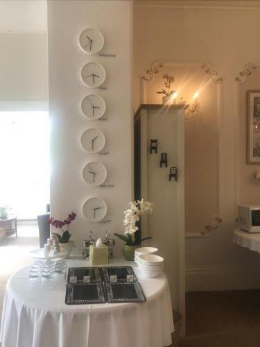 Hostal The Southbourne Villa