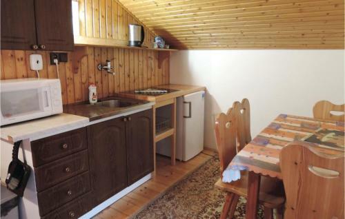 Three-bedroom Holiday Home In Josefuv Dul