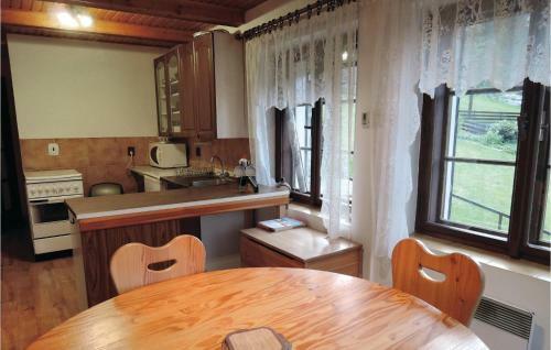 Three-bedroom Holiday Home In Josefuv Dul