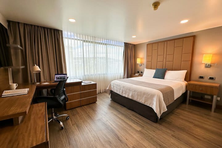 Hotel Howard Johnson La Carolina- Quito