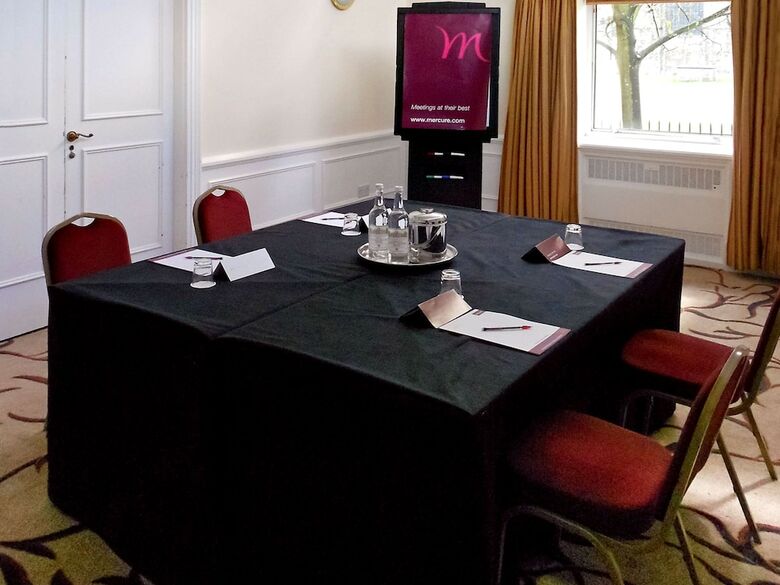 Mercure Winchester Wessex Hotel