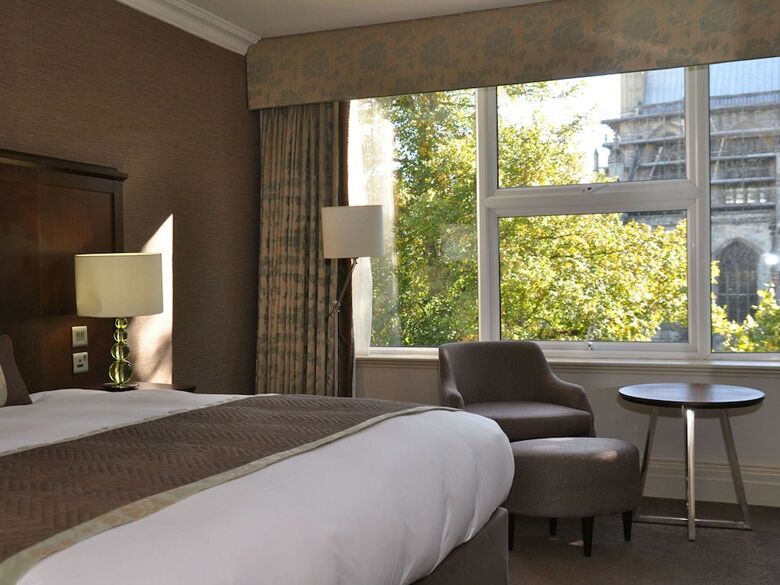 Mercure Winchester Wessex Hotel