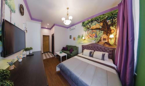 Apartment Cheshire Cat