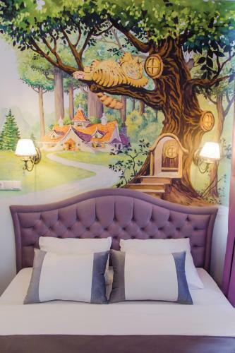 Apartment Cheshire Cat