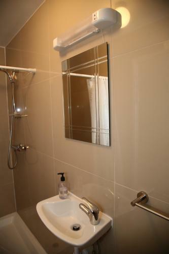 Hostal Victorin House