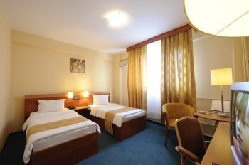 Hotel Rin Airport