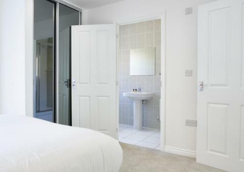 Town House In Campbell Park - Shortstay Mk