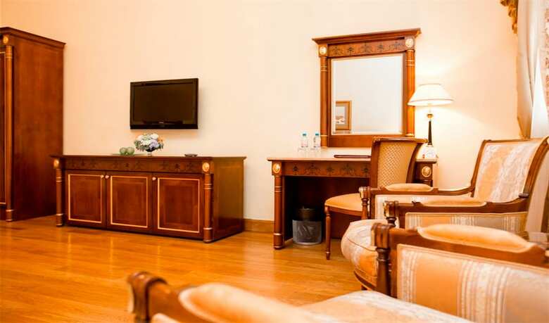 Petroff Palace Hotel
