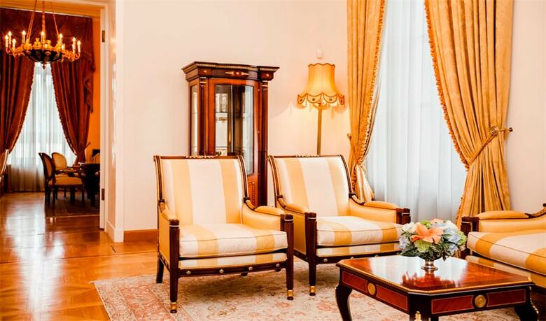 Petroff Palace Hotel