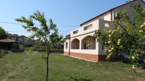 Hostal Vila Calypso Costinesti